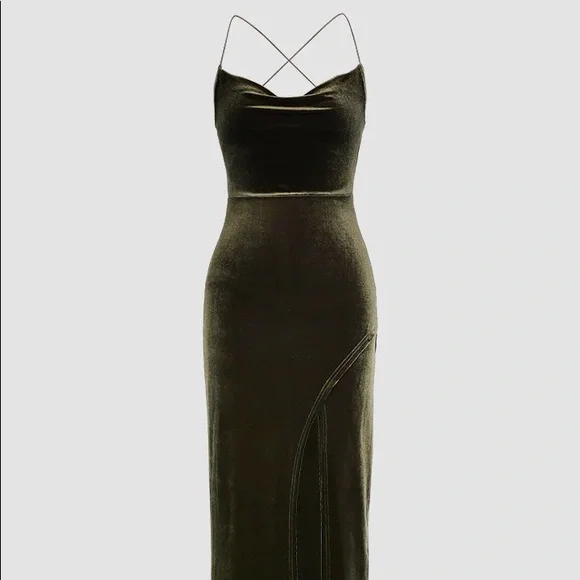 green emerald velvet dress Amazon.com: Olaesa Women's Dark Green Velvet Long Sleeve Midi Dress Wedding  Guest Sweetheart Neck Cocktail Party Formal Dresses : Clothing, Shoes &  Jewelry